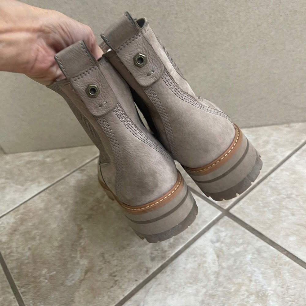 Timberland Courmayeur Valley Chelsea Boots Taupe Grey Nubuck Leather Womens 8.5 - Picture 4 of 11